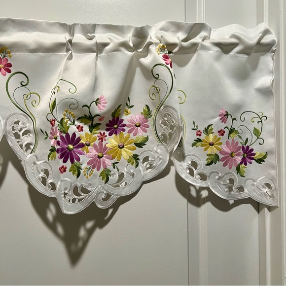 2 Window Embroidered Floral Valances - Picture 7 of 8